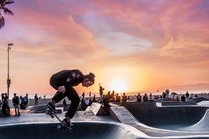 极限滑板运动普及情况，极限滑板场地