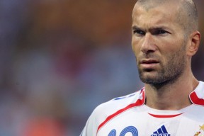 法甲赛场盛宴：炽热激情点燃全场，法甲热度