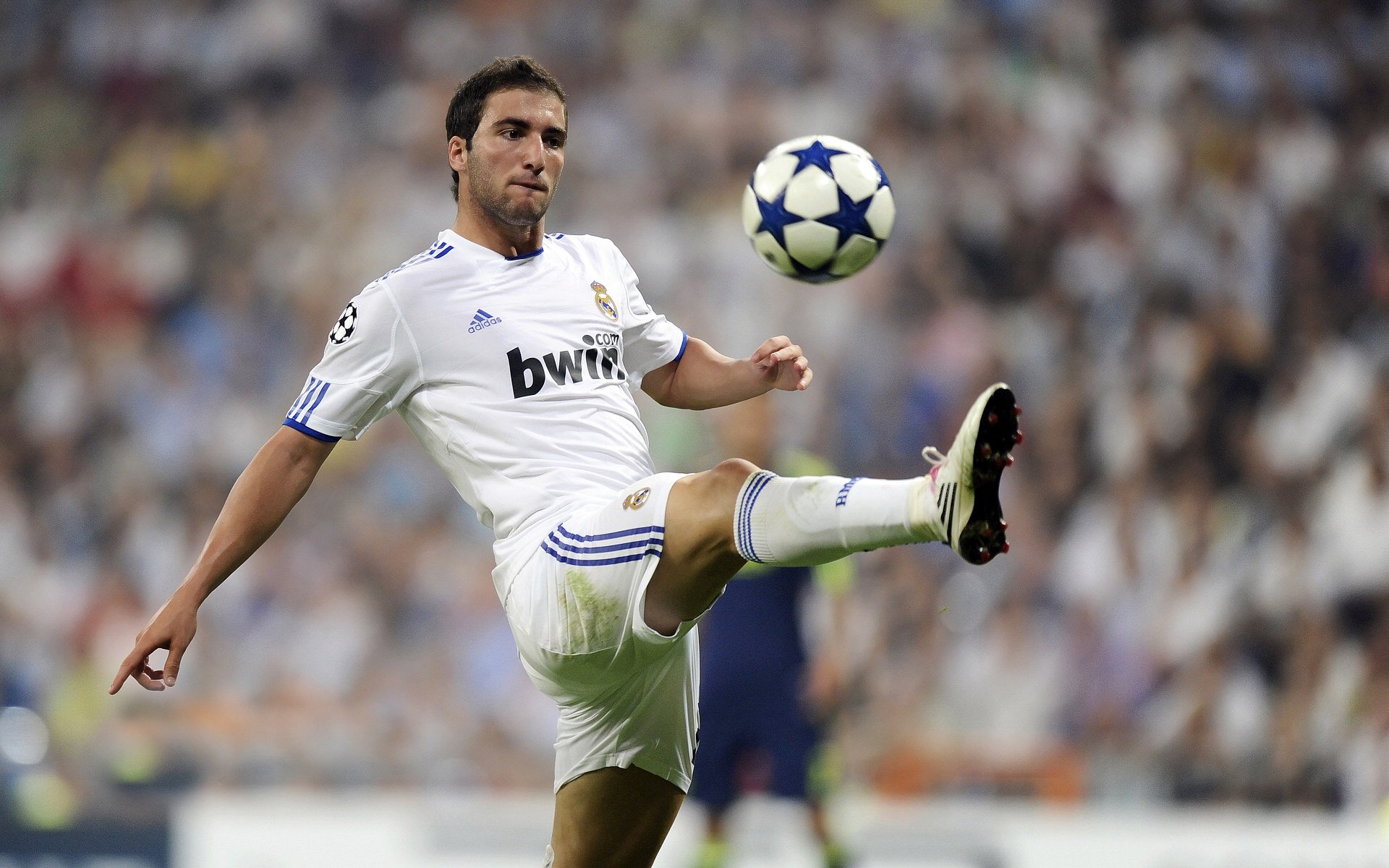 三年技术雷达图：中方均衡性增强