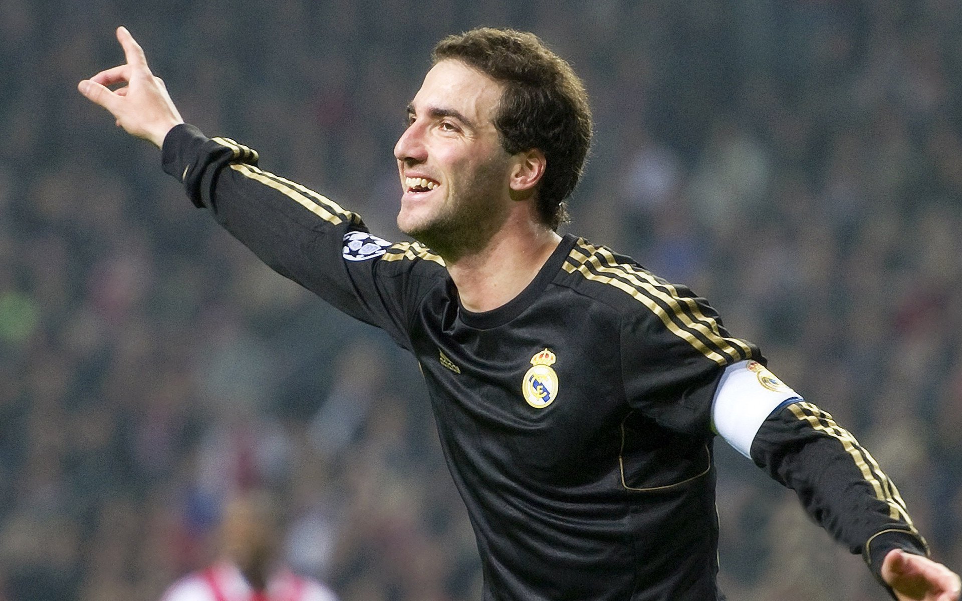 拳击比赛夜场灯光秀引爆全场气氛，拳击夜店