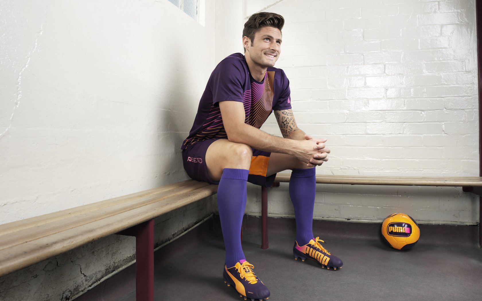 贝尔哈德·福特：逐步崛起为全黑队最值得信赖的后防球员，贝尔福特vs丹亨德森